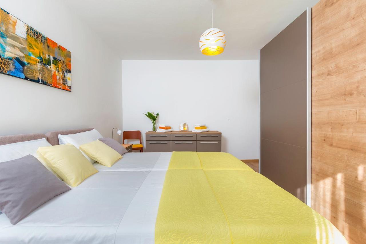 Apartment Vivid Pula Exterior photo