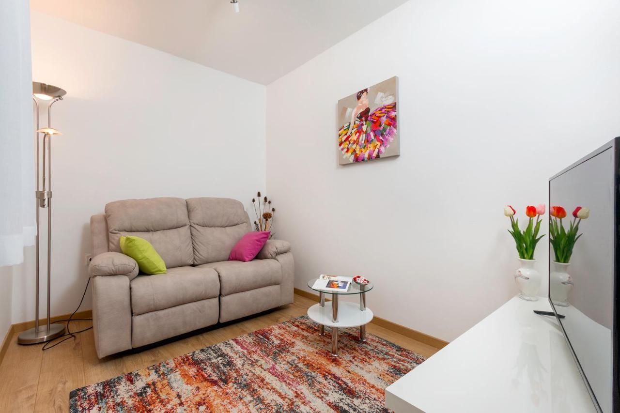 Apartment Vivid Pula Exterior photo